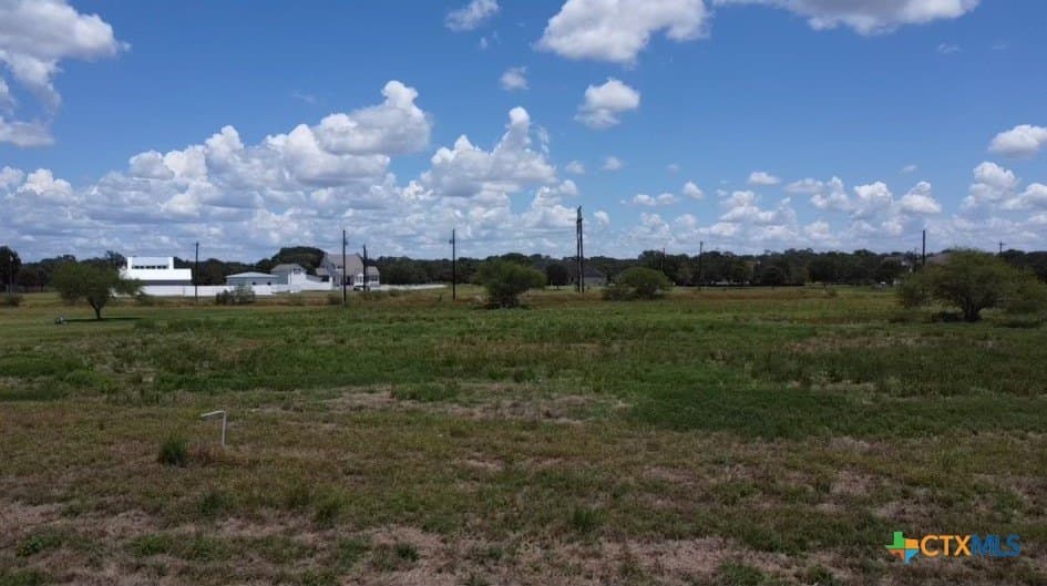 2.01 acres in Victoria County gallery image 3