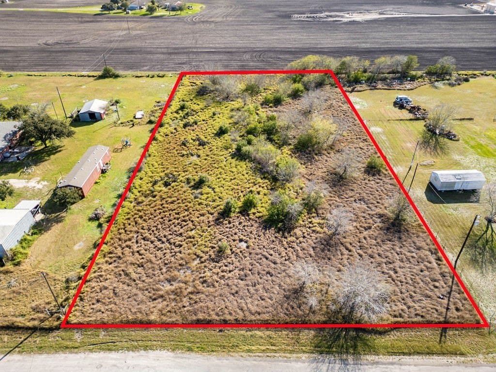 1.76 acres in Jim Wells County gallery image 2