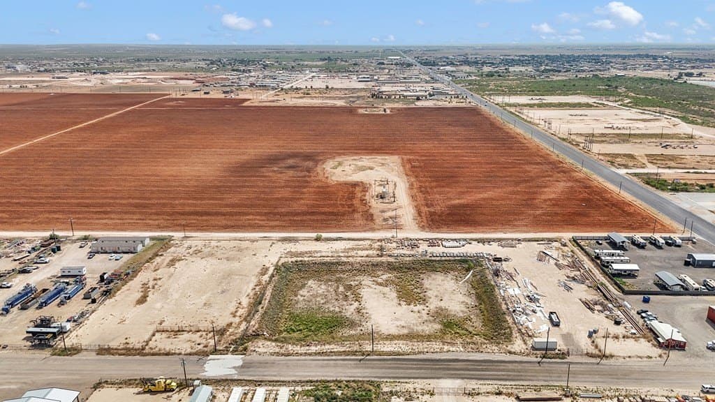2.7 acres in Midland County gallery image 2