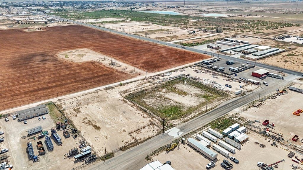 2.7 acres in Midland County gallery image 3