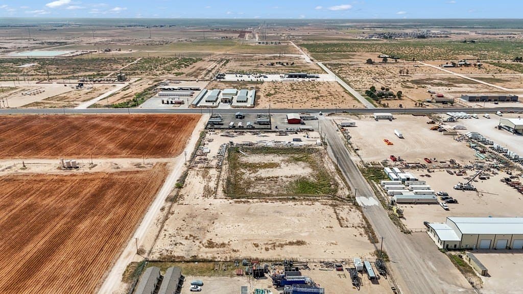 2.7 acres in Midland County gallery image 4