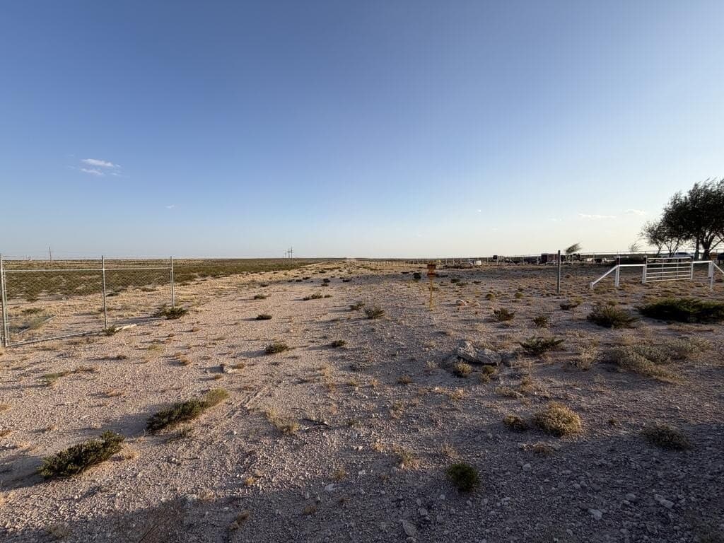 2 acres in Crane County
