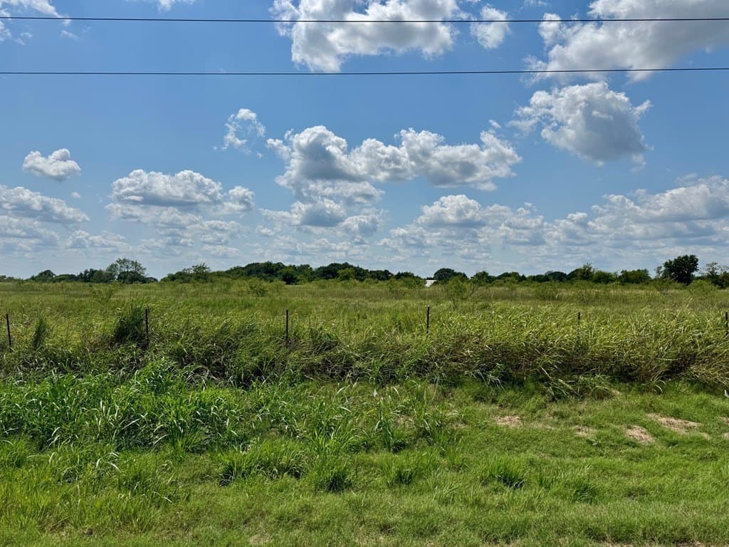 1.89 acres in Kaufman County gallery image 3