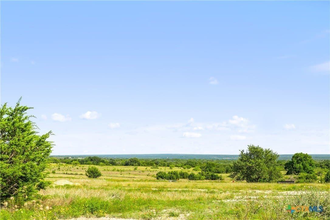 1.01 acres in Lampasas County gallery image 3