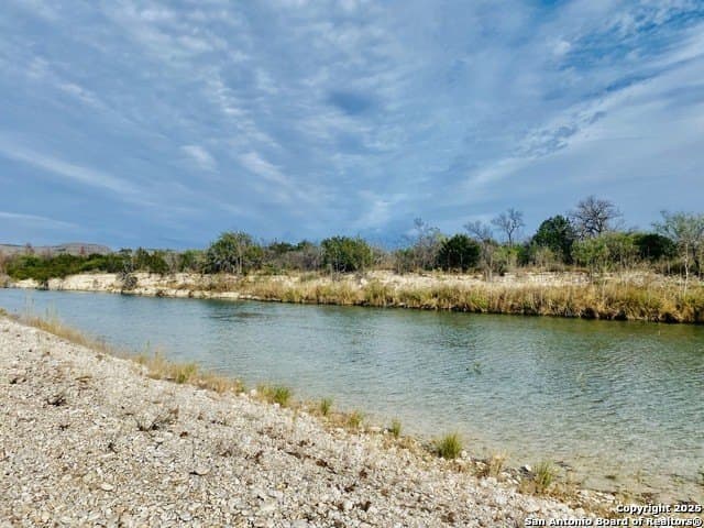 14.42 acres in Uvalde County gallery image 2