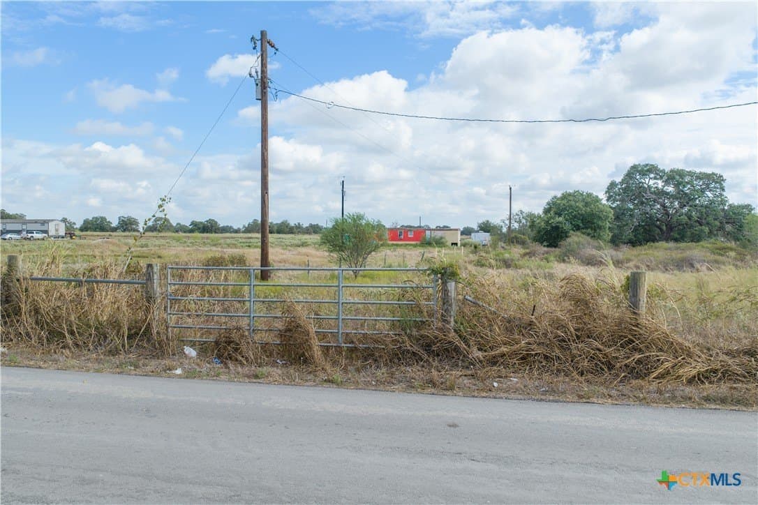 1.75 acres in Lavaca County - photo 5