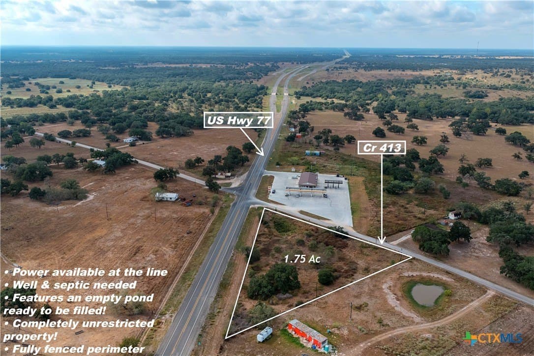 1.75 acres in Lavaca County