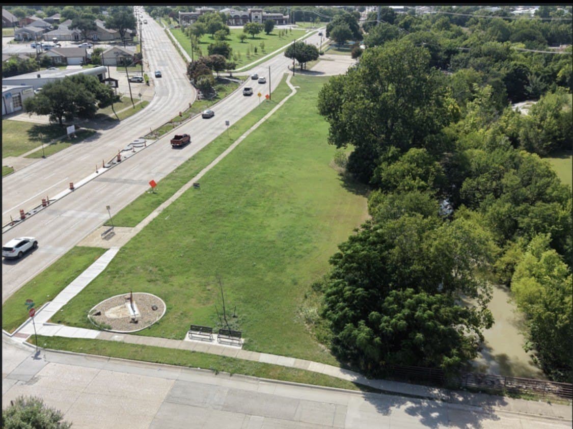 1.5 acres in Dallas County gallery image 4