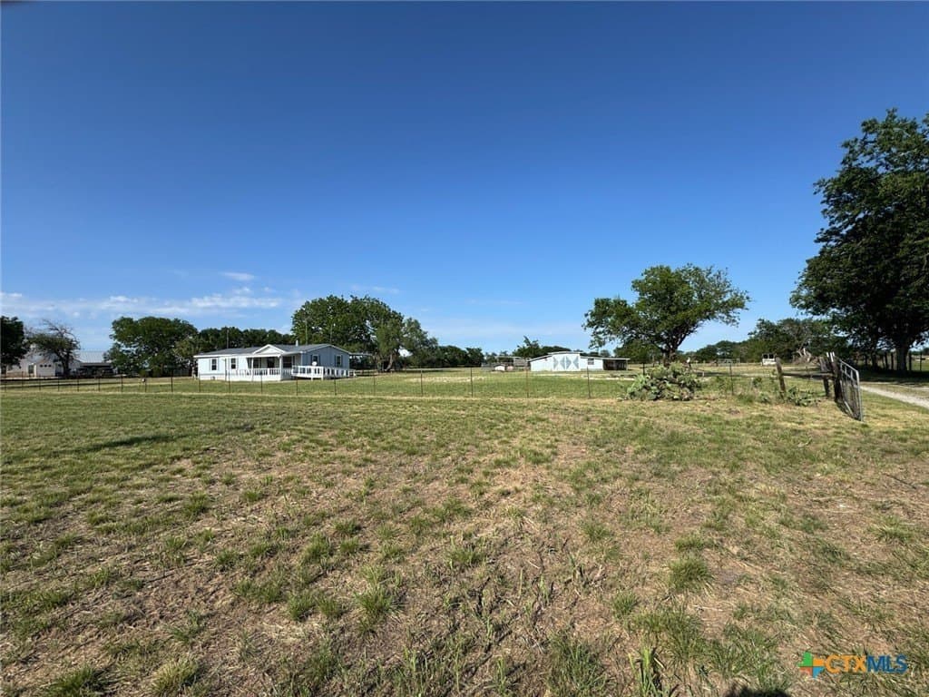 10.45 acres in Guadalupe County gallery image 3
