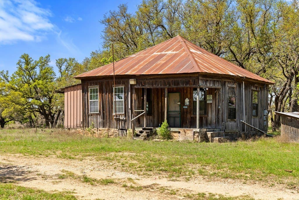 69 acres in Blanco County - photo 20
