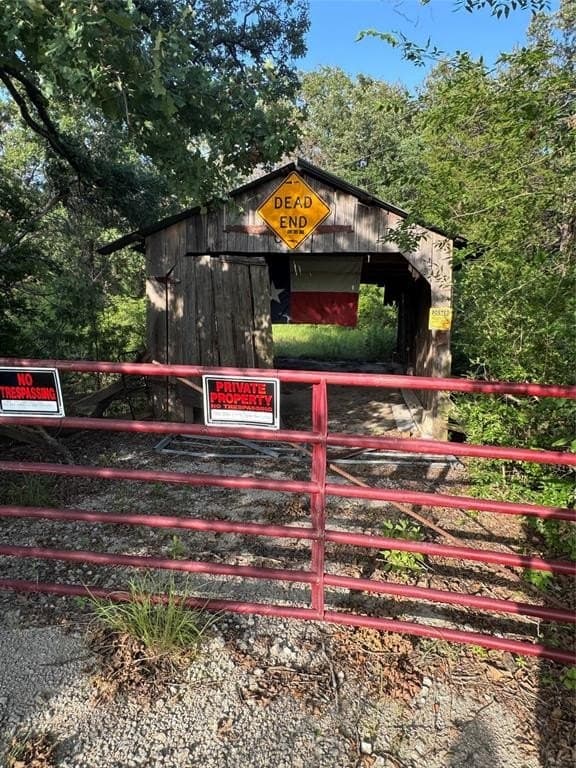 12 acres in Freestone County