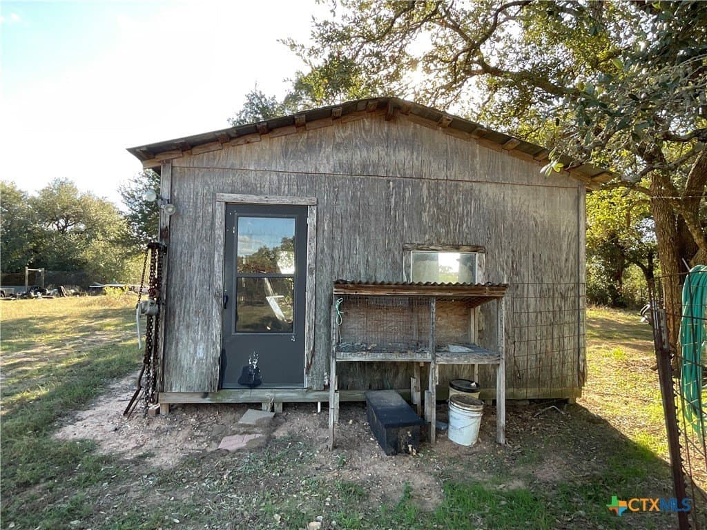 10.28 acres in DeWitt County - photo 10