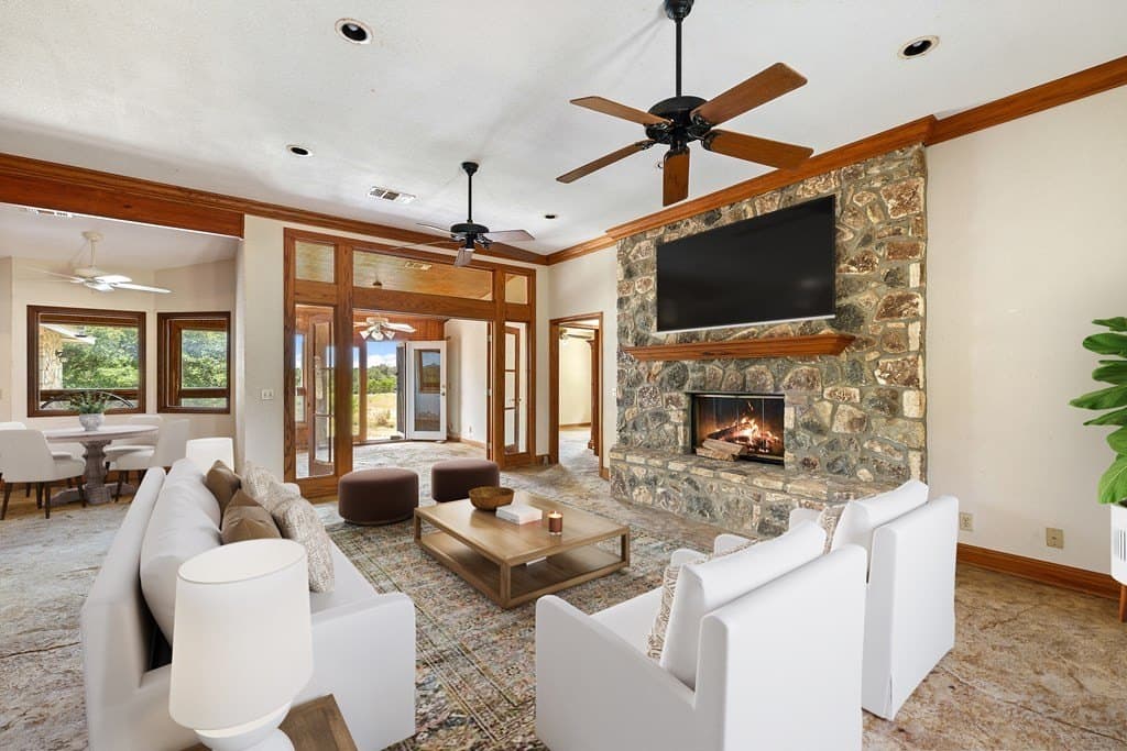 10.68 acres in Blanco County gallery image 4