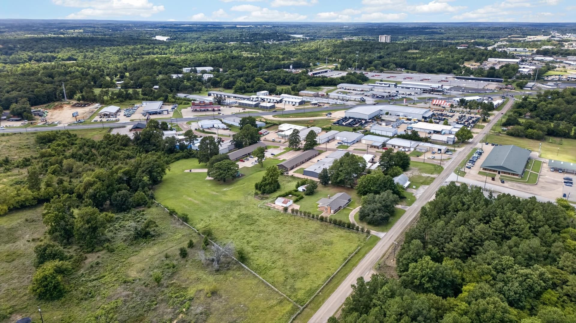 1.93 acres in Smith County gallery image 2
