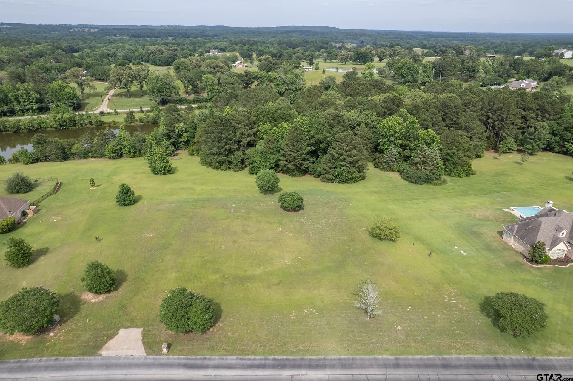 2.58 acres in Smith County gallery image 2