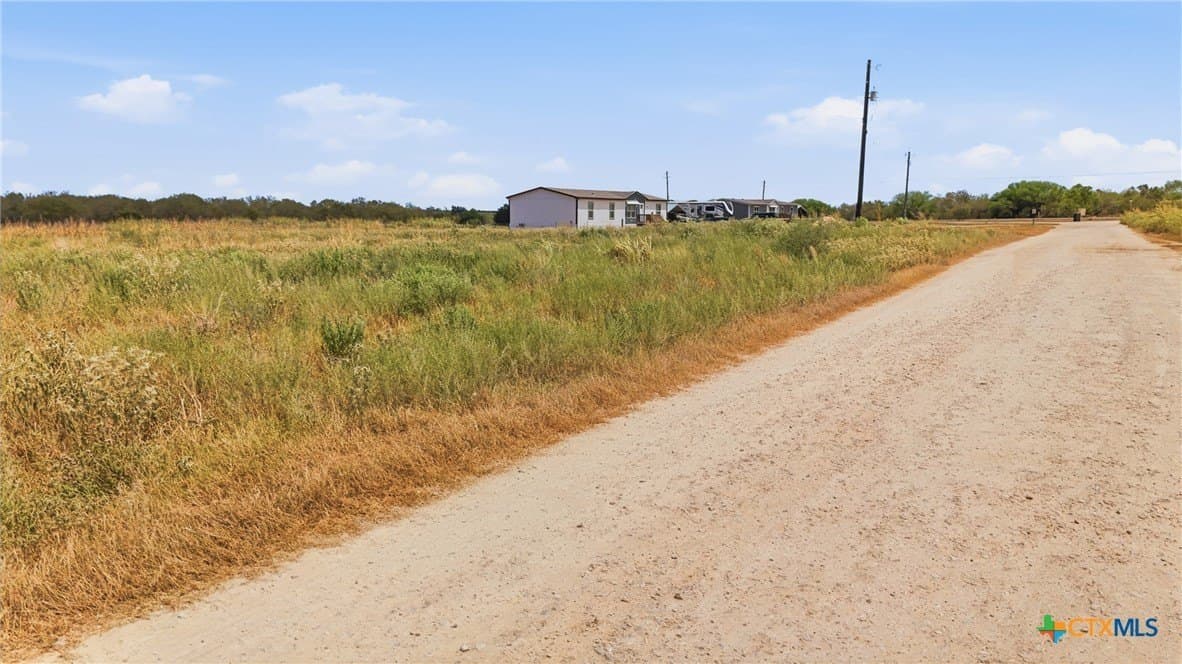 2 acres in Gonzales County - photo 12