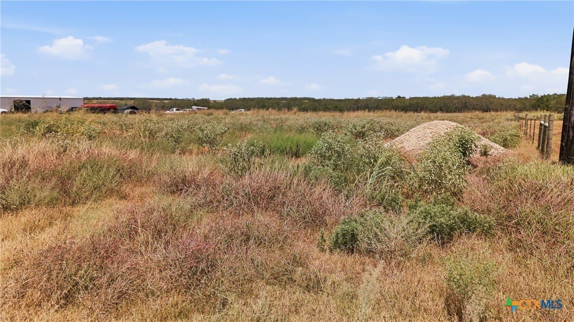 2 acres in Gonzales County - photo 16