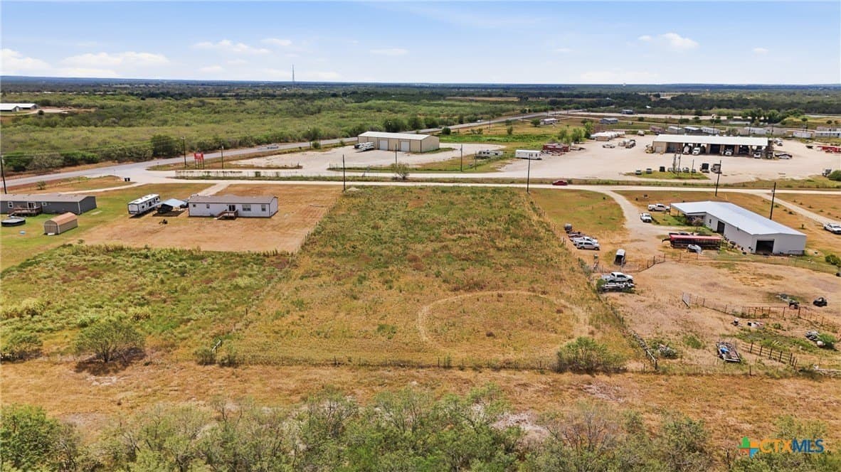 2 acres in Gonzales County - photo 6
