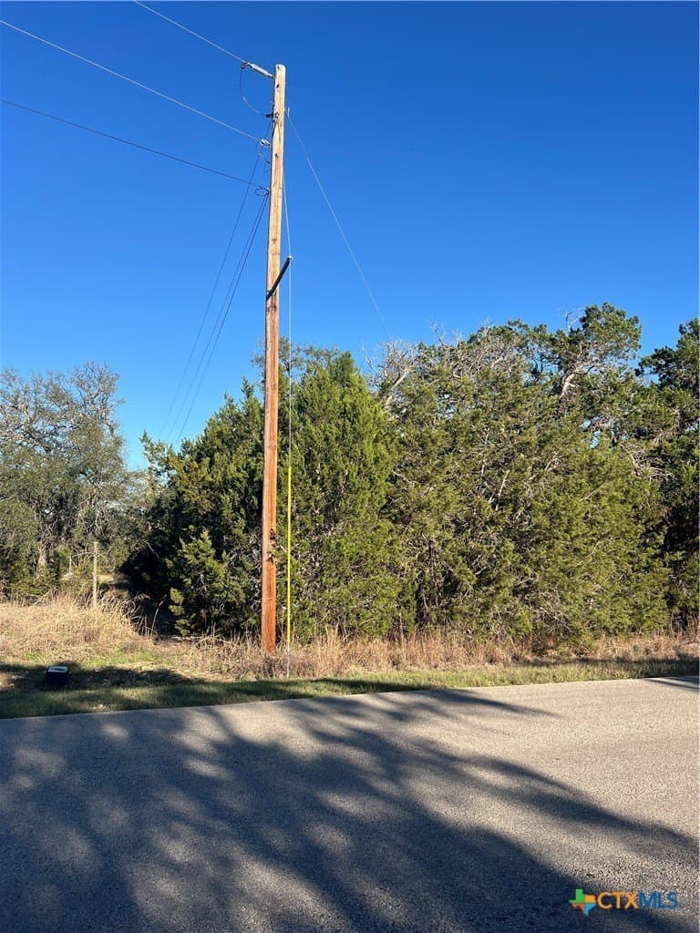 5 acres in Comal County - photo 6