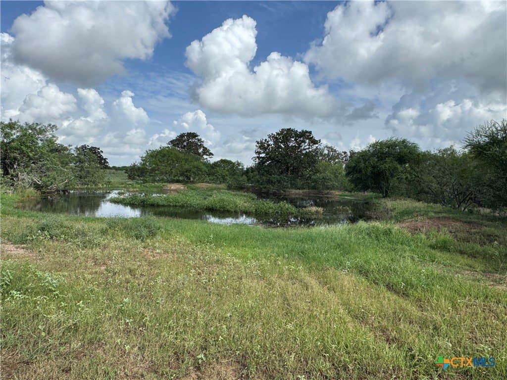 1.8 acres in Gonzales County