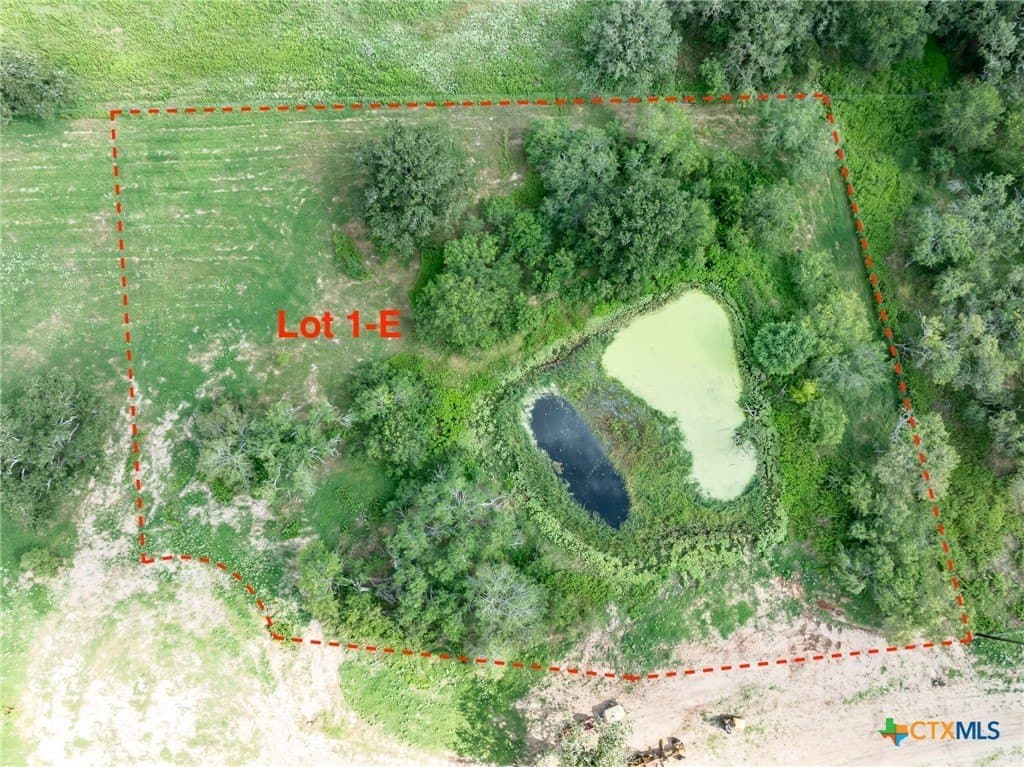 1.8 acres in Gonzales County gallery image 4