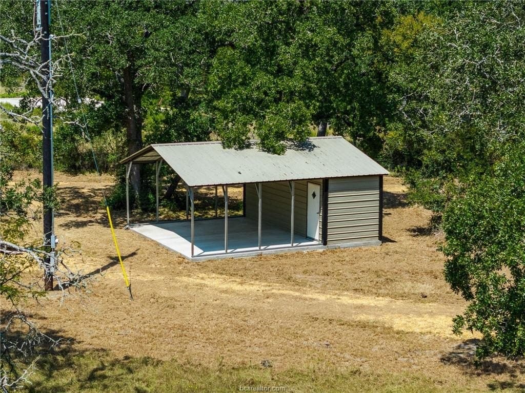 7.97 acres in Burleson County gallery image 3
