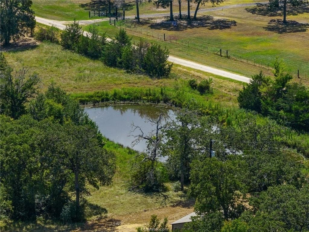 7.97 acres in Burleson County