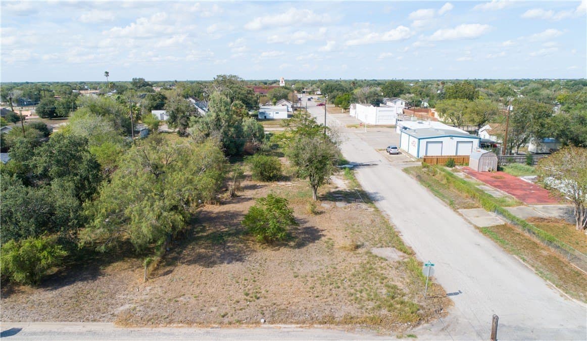 0.24 acres in Kleberg County - photo 7