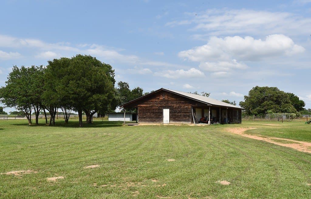 10.1 acres in Lavaca County gallery image 3