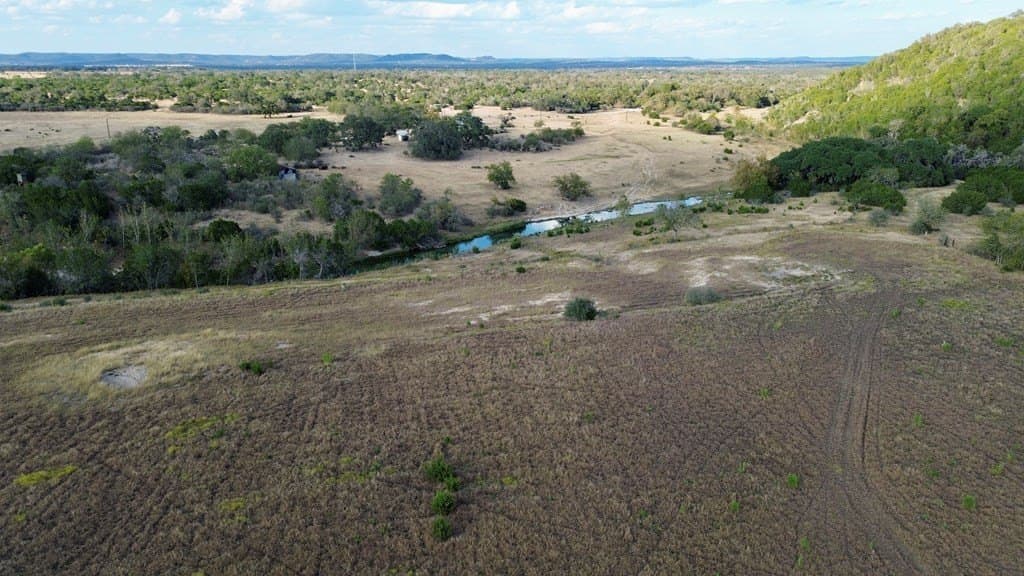 10 acres in Bandera County - photo 8