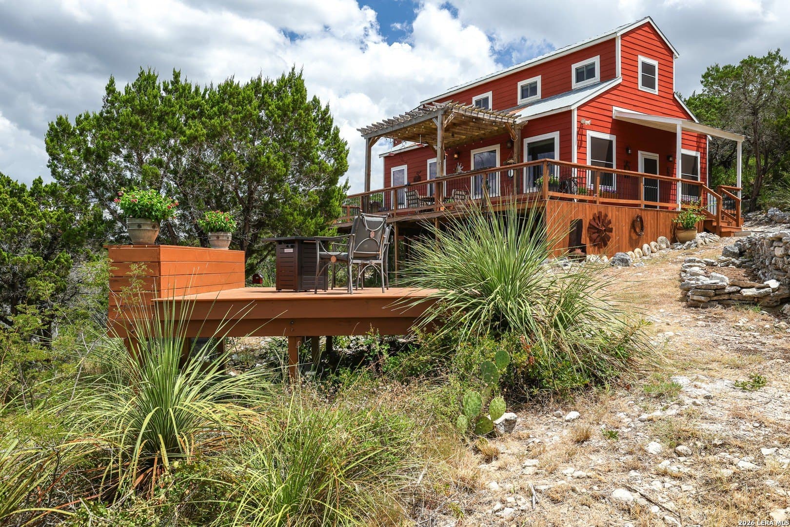 24.7 acres in Medina County