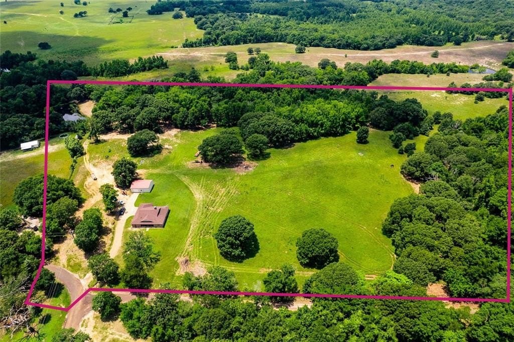 21.67 acres in Henderson County