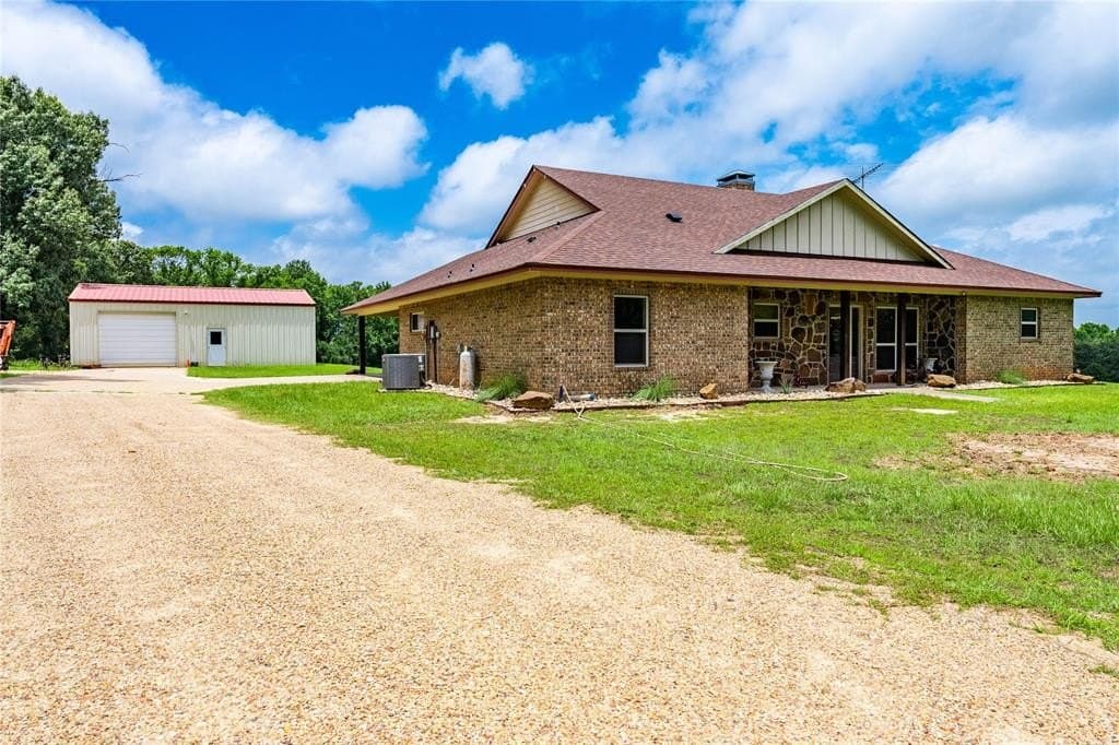 21.67 acres in Henderson County gallery image 2