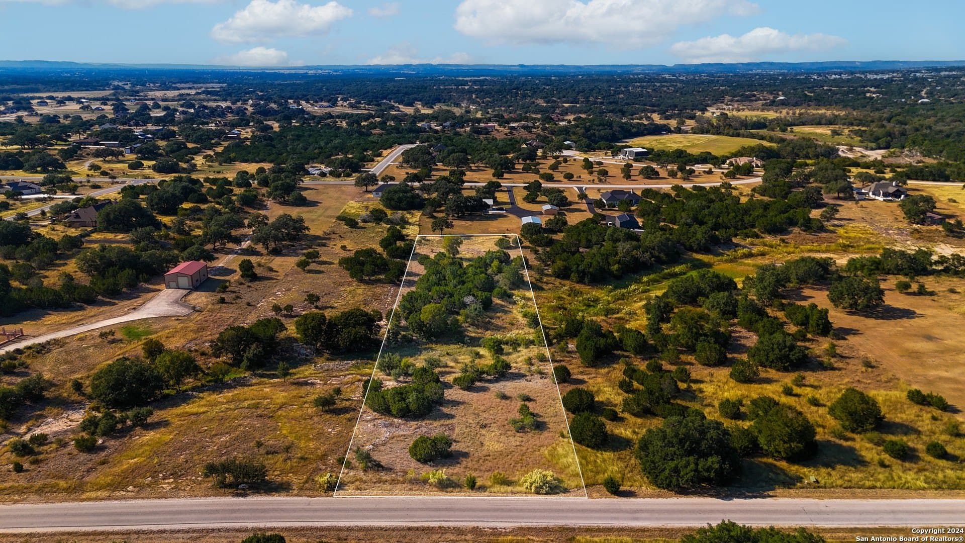 2.01 acres in Bandera County gallery image 3
