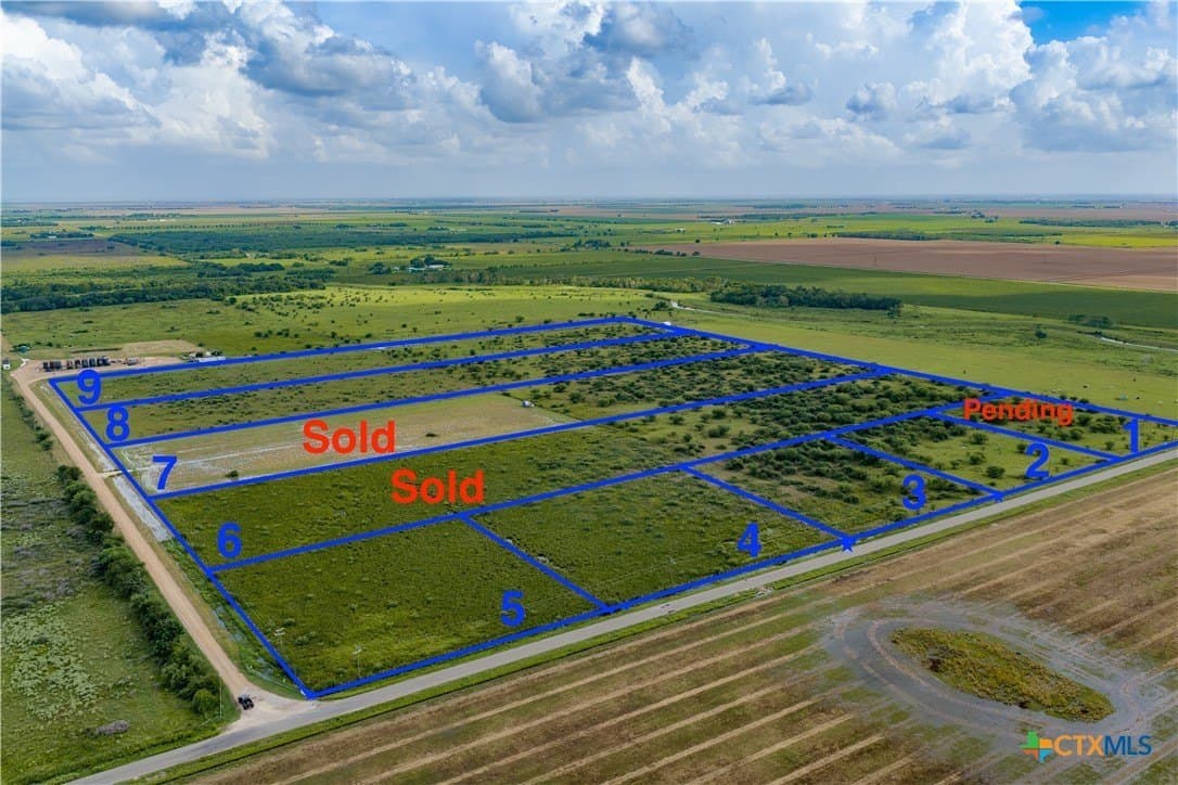 2.2 acres in Victoria County gallery image 3