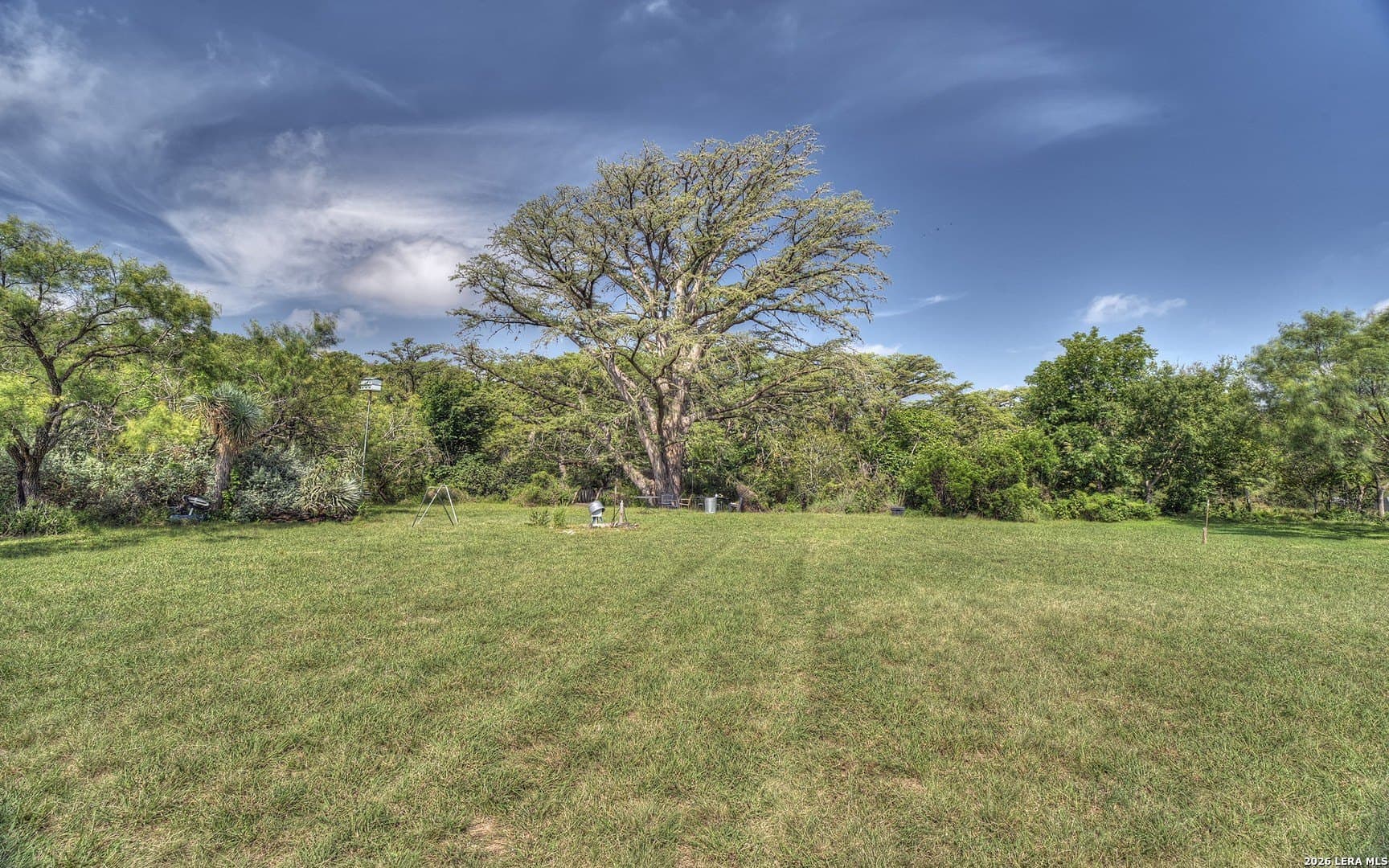2.05 acres in Real County gallery image 2