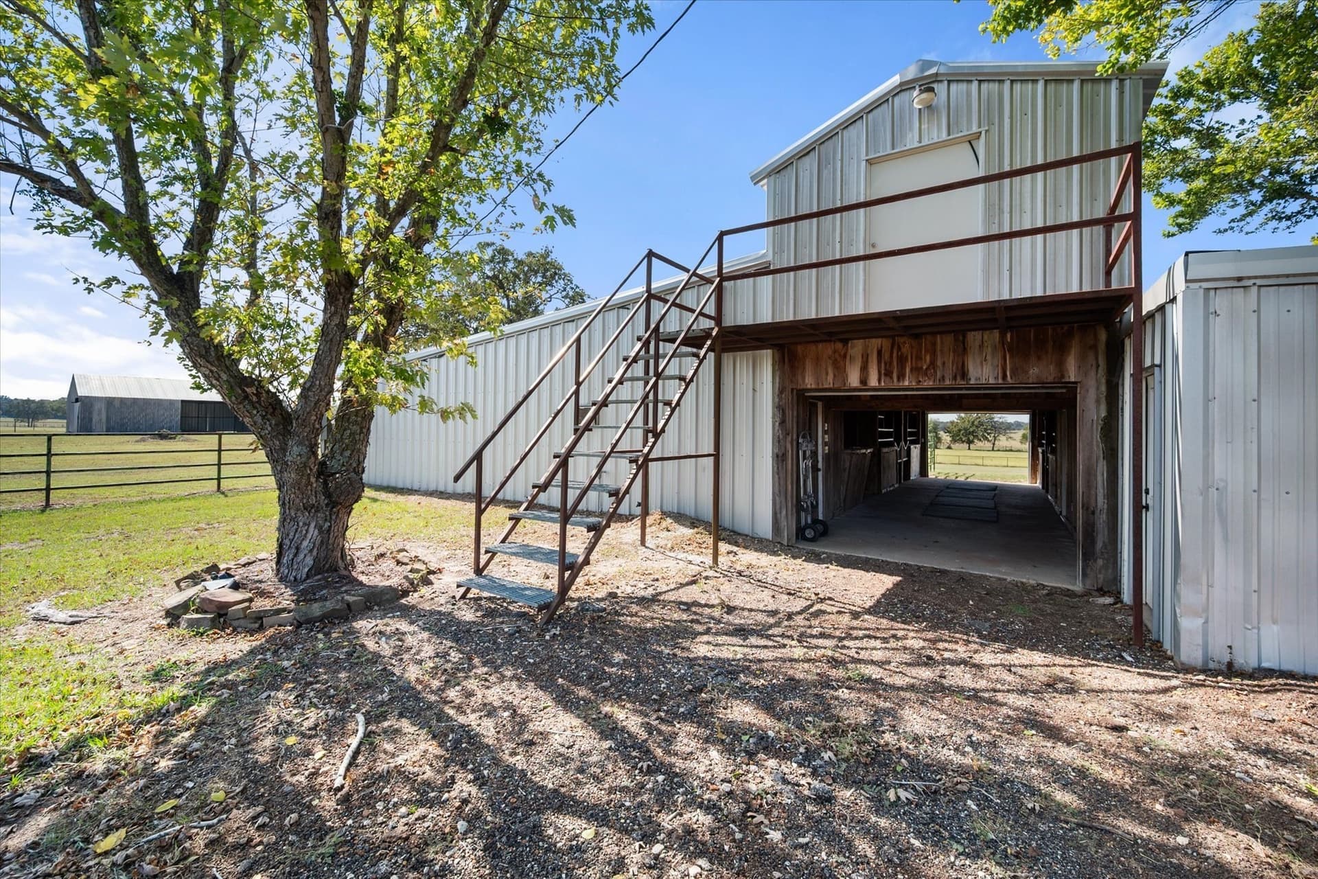 23.87 acres in Freestone County - photo 17