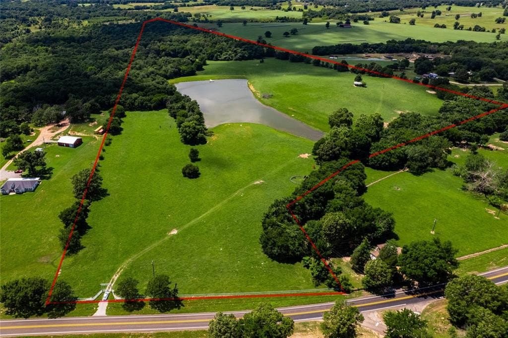 50.03 acres in Henderson County