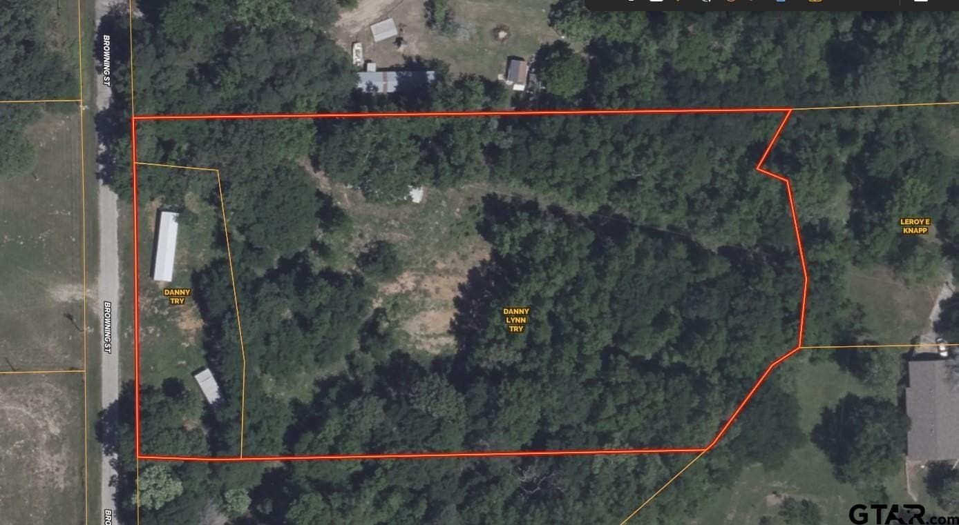 3 acres in Henderson County