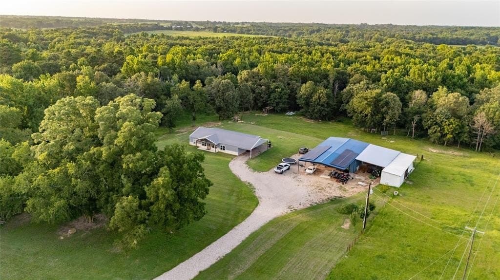 15.85 acres in Hopkins County