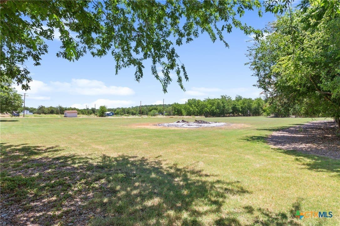 0.4 acres in Milam County gallery image 3