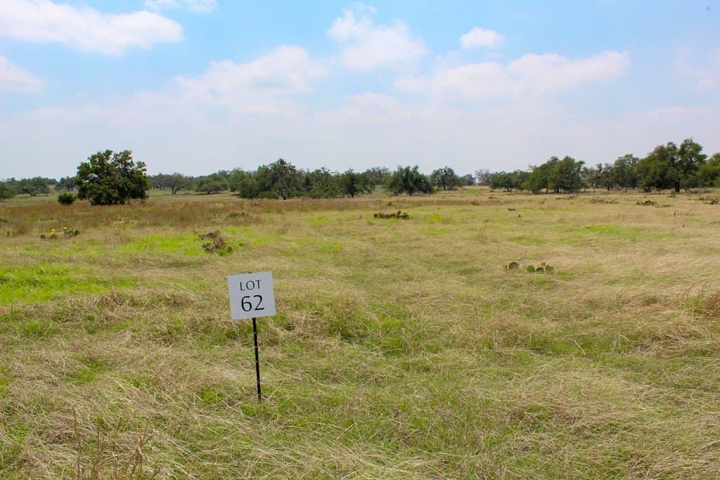 5.68 acres in Kerr County gallery image 2