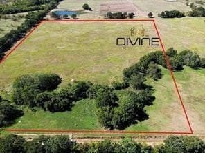 10.01 acres in Hopkins County