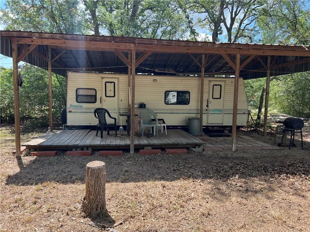 0.57 acres in Burleson County gallery image 3