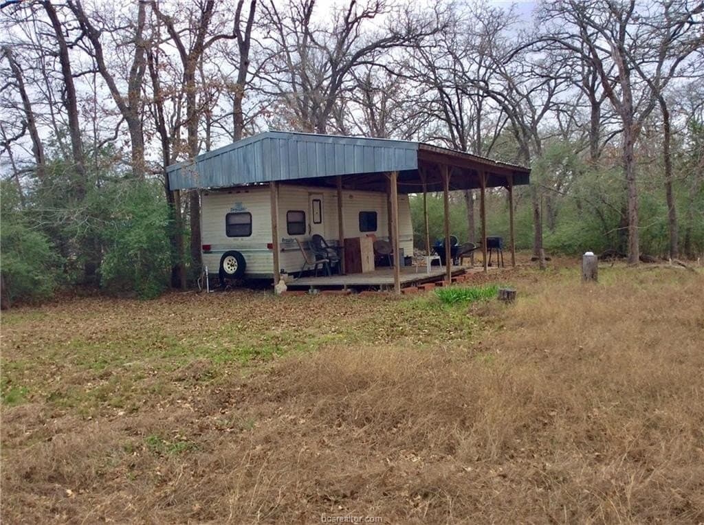 0.57 acres in Burleson County - photo 6