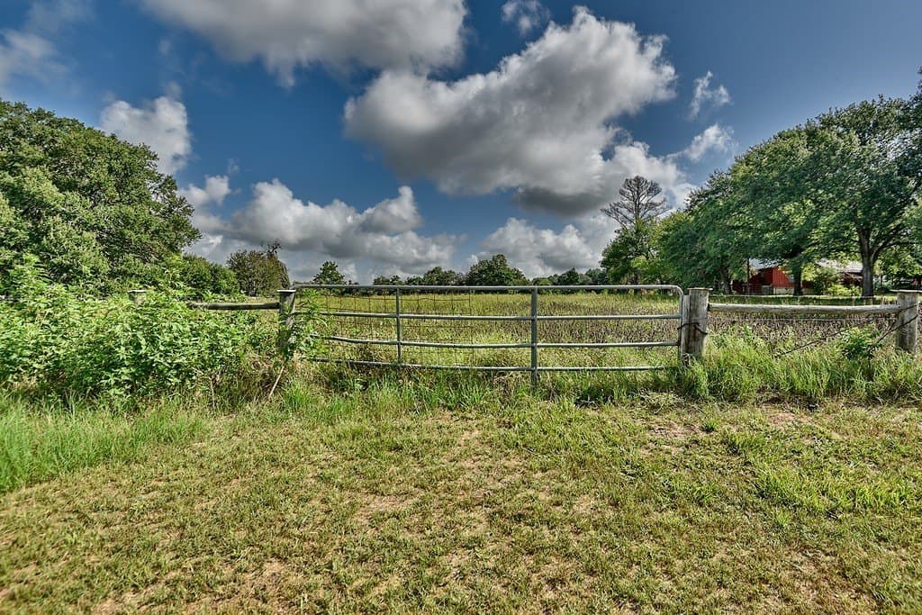 5.72 acres in Grimes County - photo 6