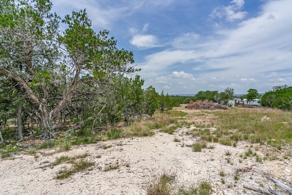 1.57 acres in Bandera County gallery image 4