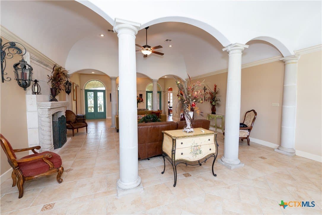 12.44 acres in Lavaca County gallery image 3