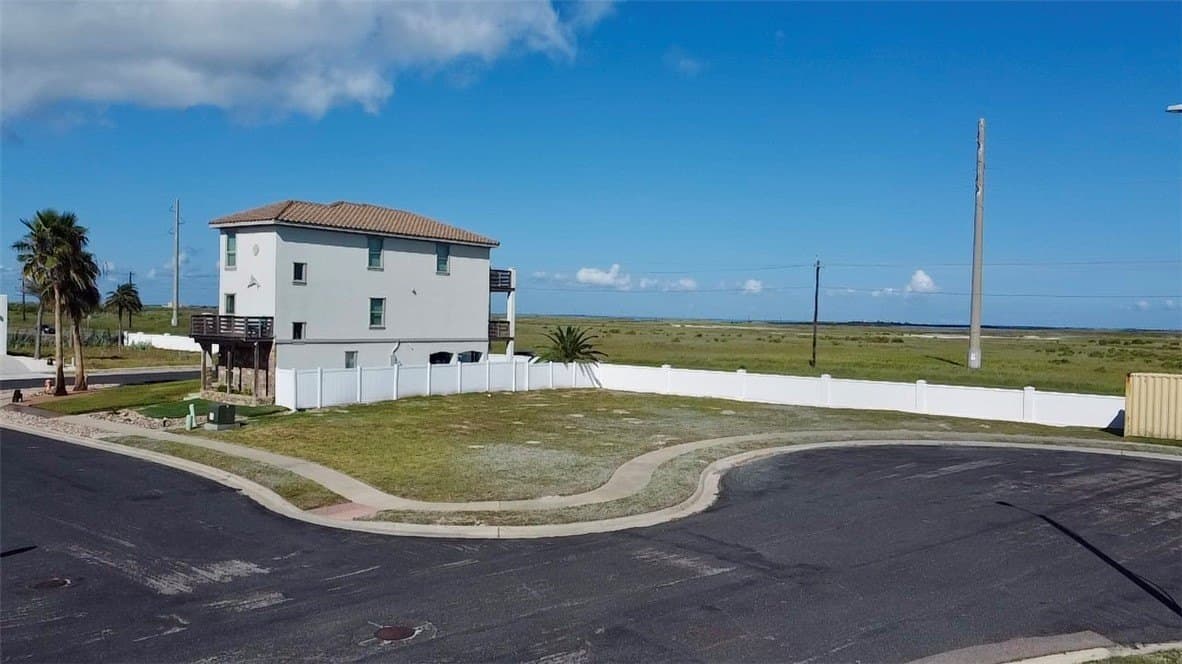 0.18 acres in Nueces County - photo 3