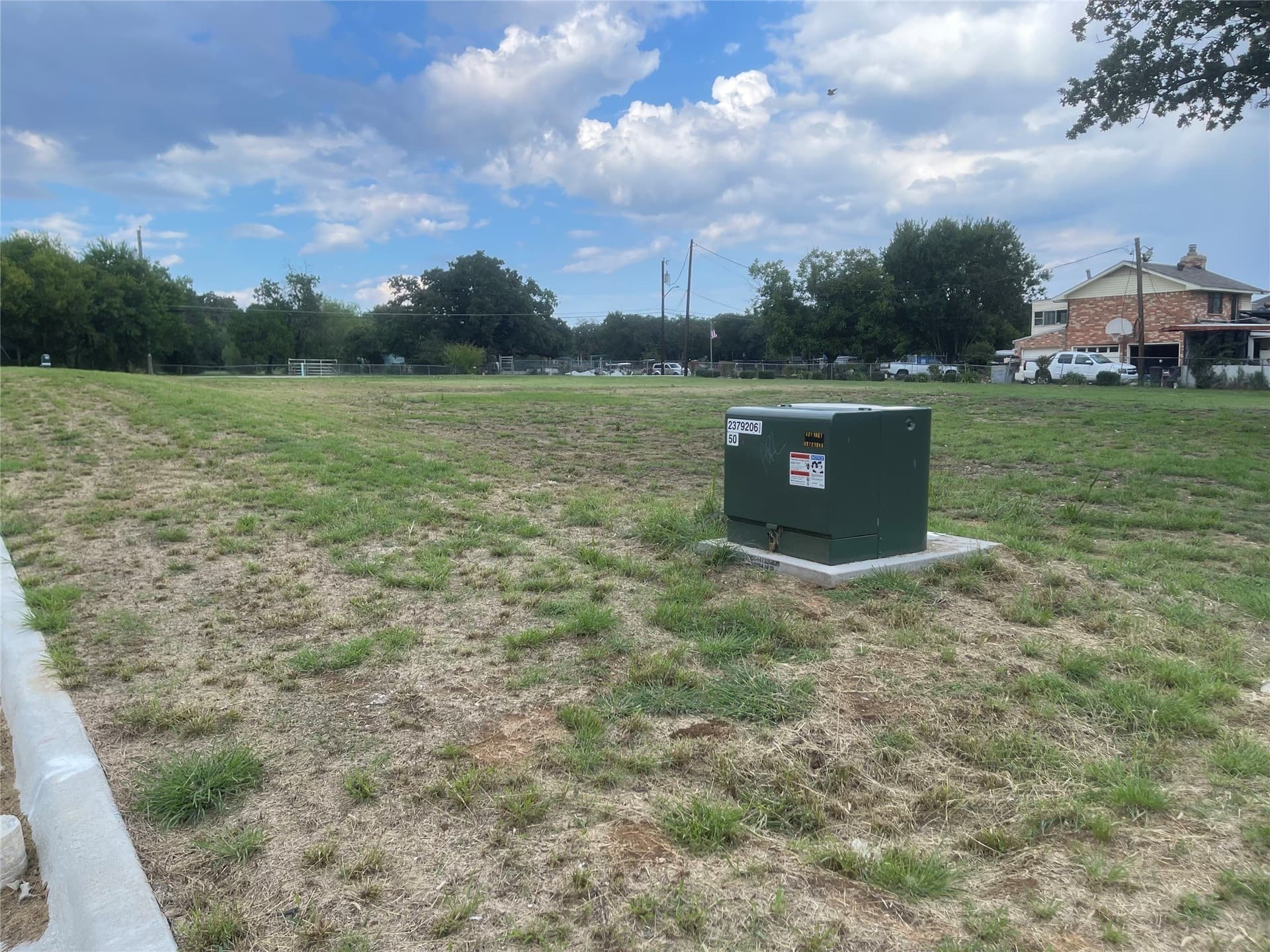 0.56 acres in Tarrant County - photo 2